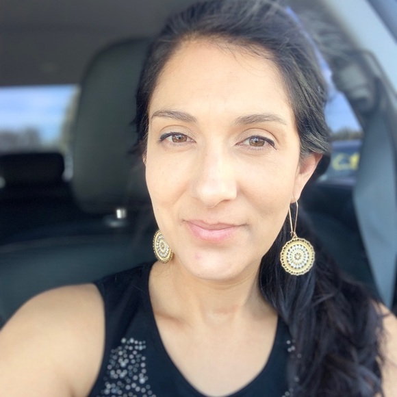 Meet your Posher, Silvia - Picture 1 of 1